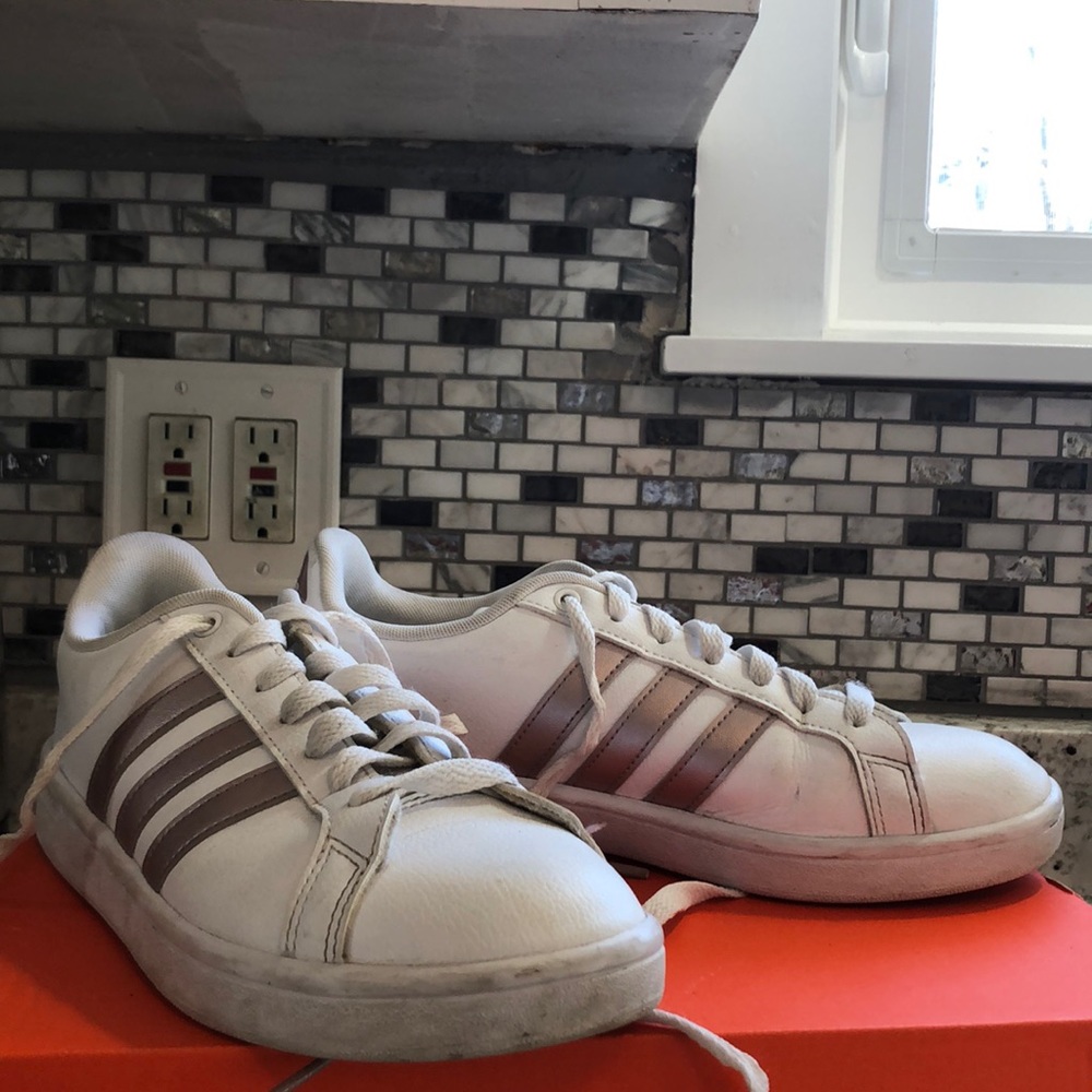 Women’s Adidas cloud foam shoes
